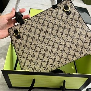 Beautiful and elegant handbag.